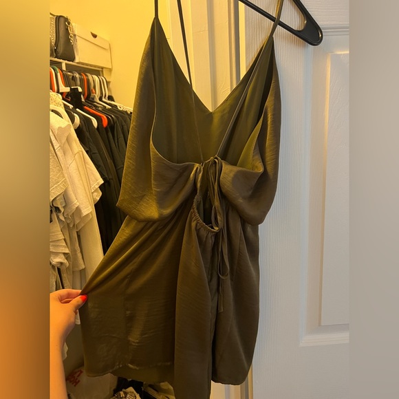 Backless romper - Picture 2 of 4